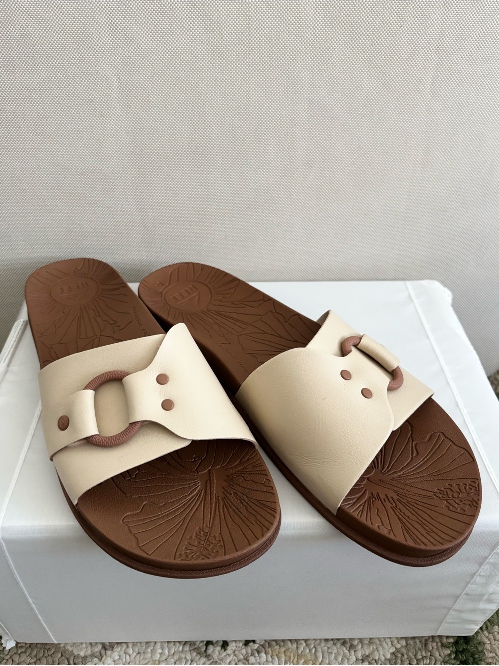 REEF Vista SoHo Cruz Slide Sandals in Shifting Sands Tan Retired Style and Color
